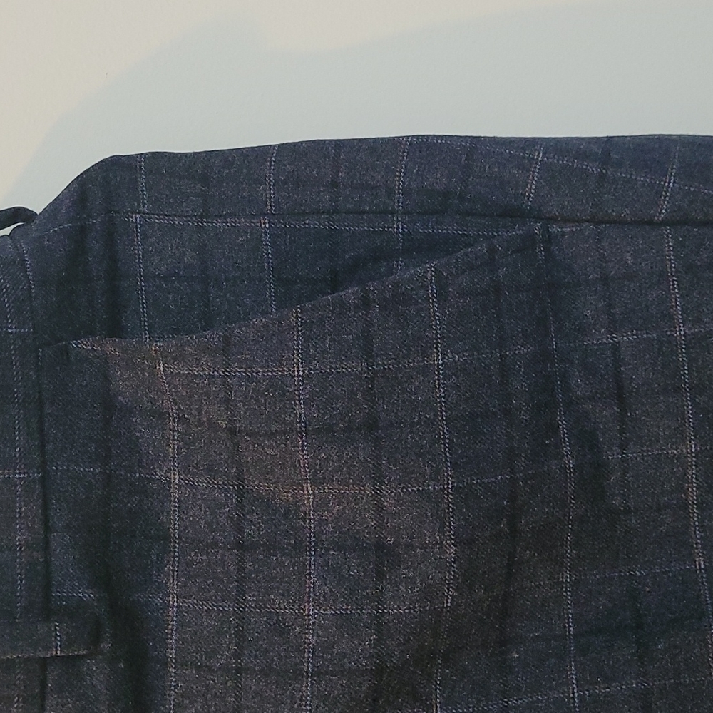 Suit - Picture 12 of 13